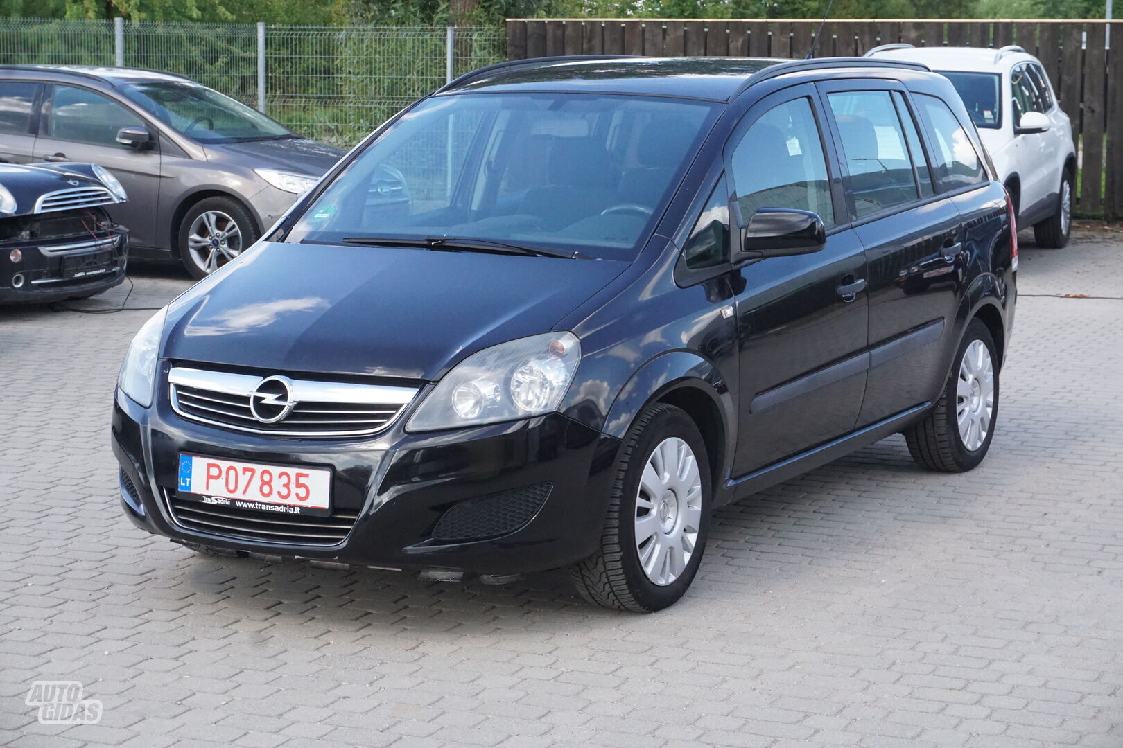 Opel Zafira B Enjoy 2010 г