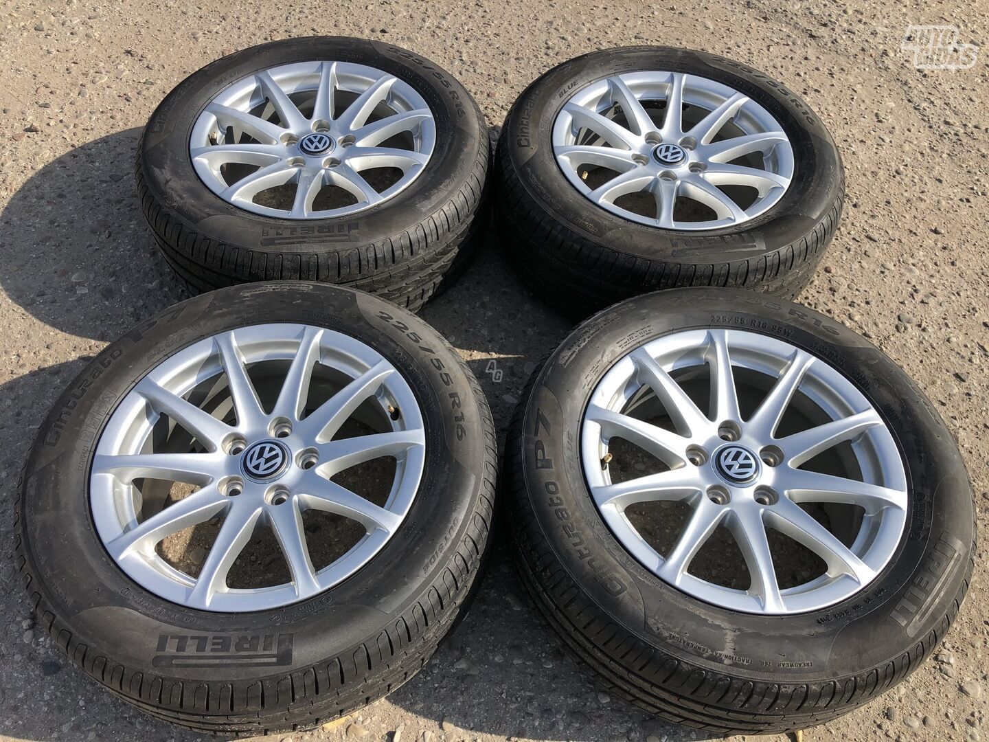 Volkswagen Siunciam, 7J ET47 light alloy R16 rims