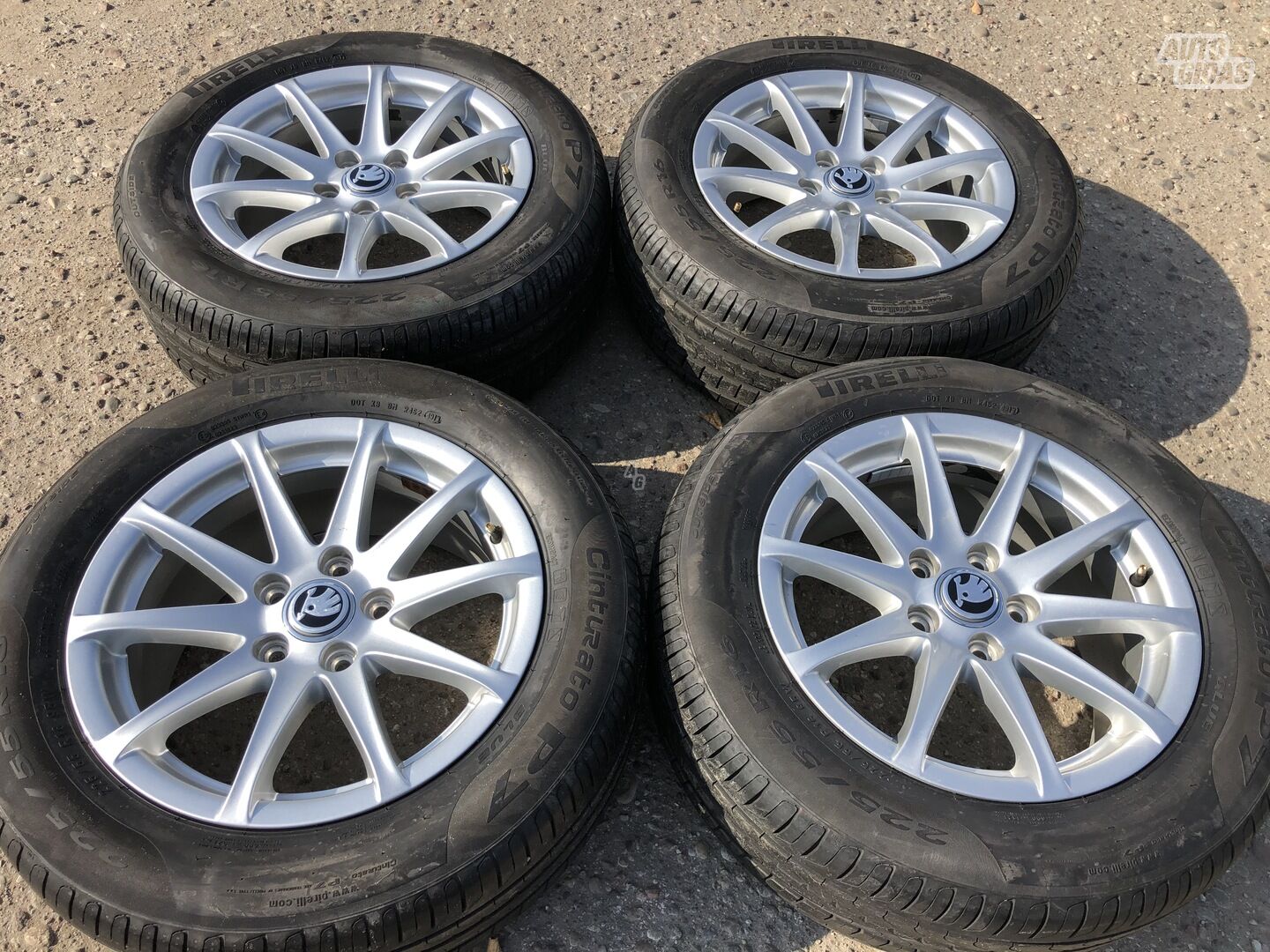 Skoda Skoda 7J ET47 light alloy R16 rims