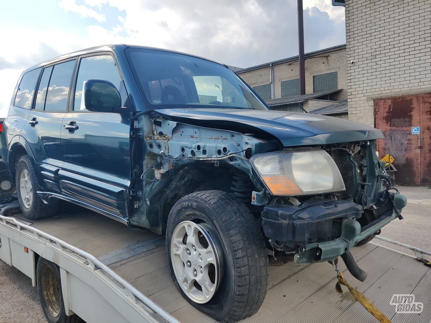 Mitsubishi Pajero 2002 г запчясти