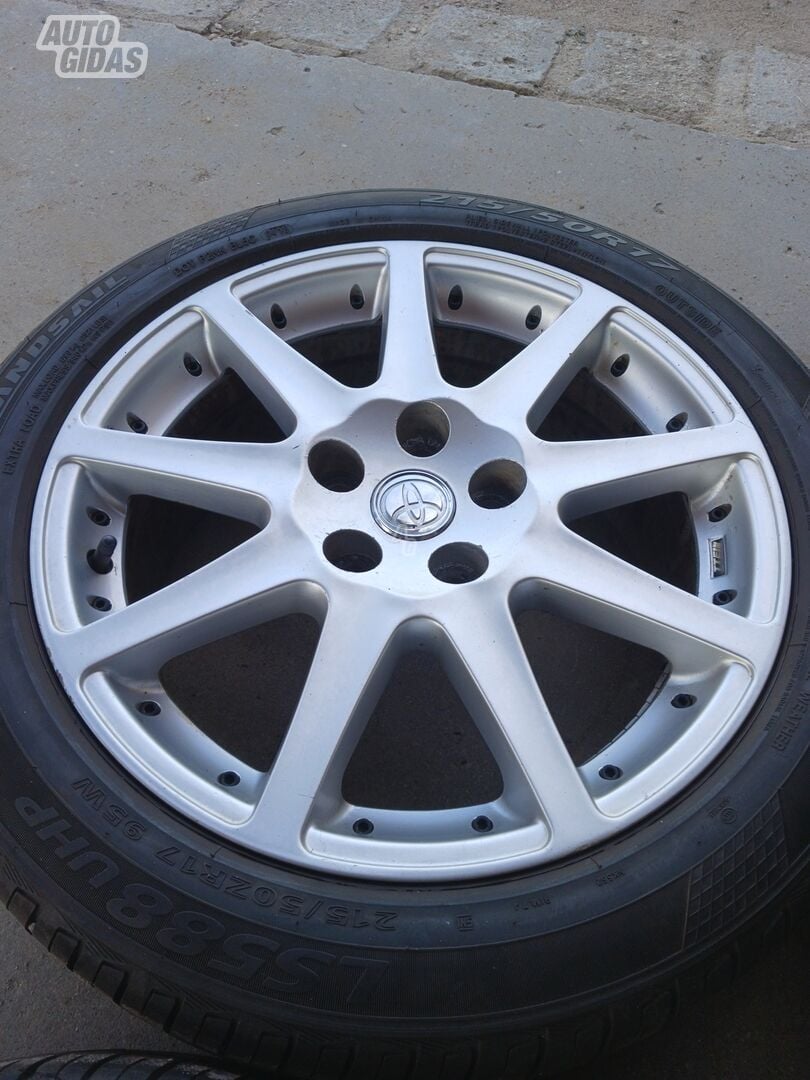 Toyota light alloy R17 rims