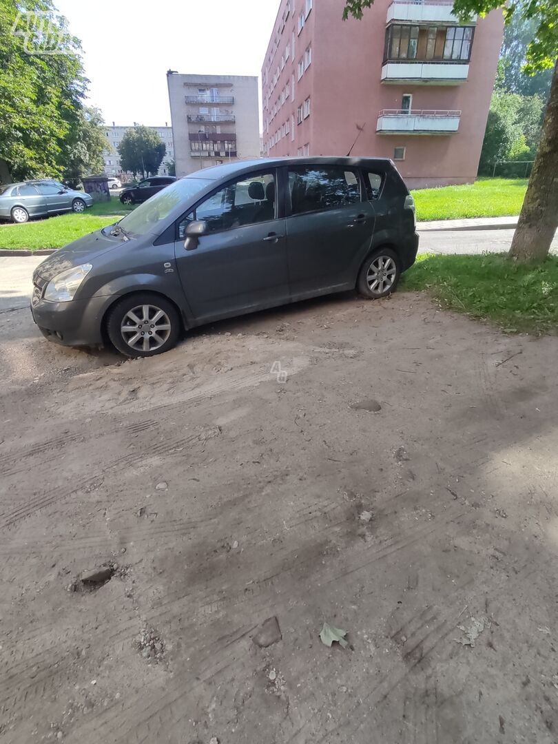 Toyota Corolla Verso 2005 г Минивэн