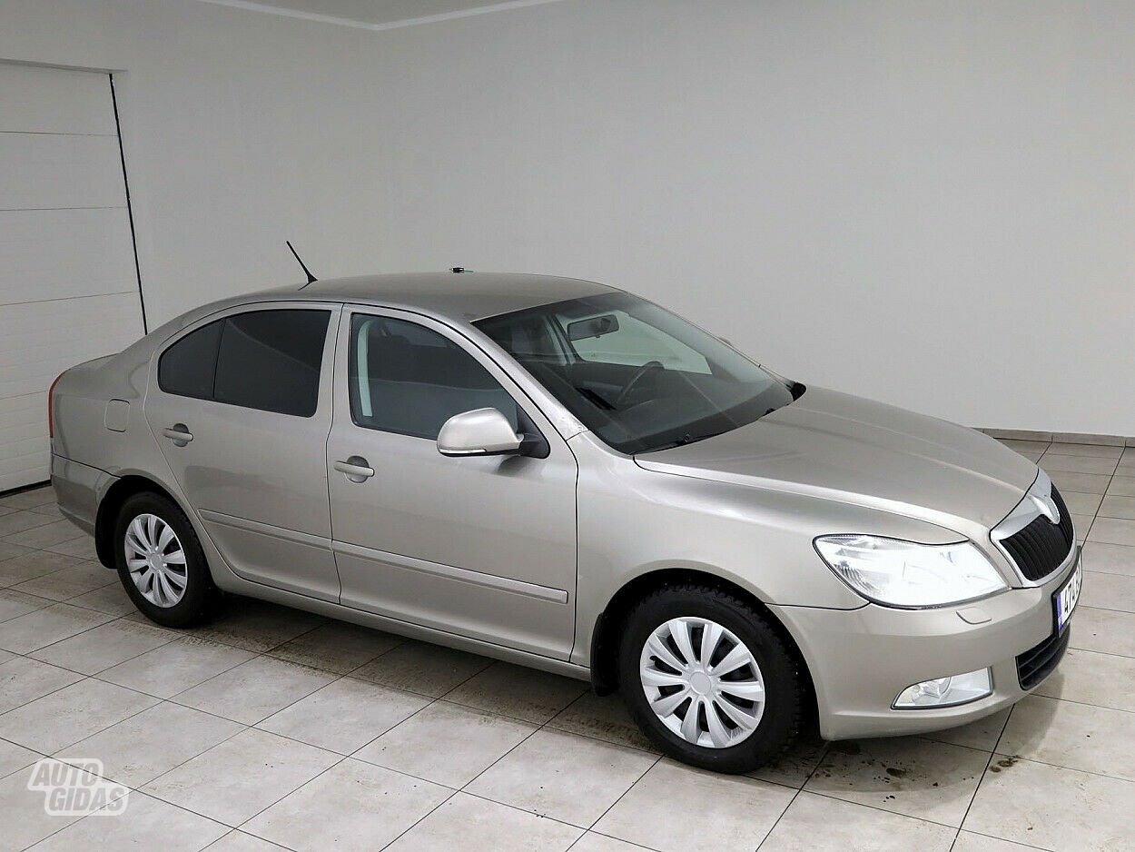 Skoda Octavia 2011 y Hatchback