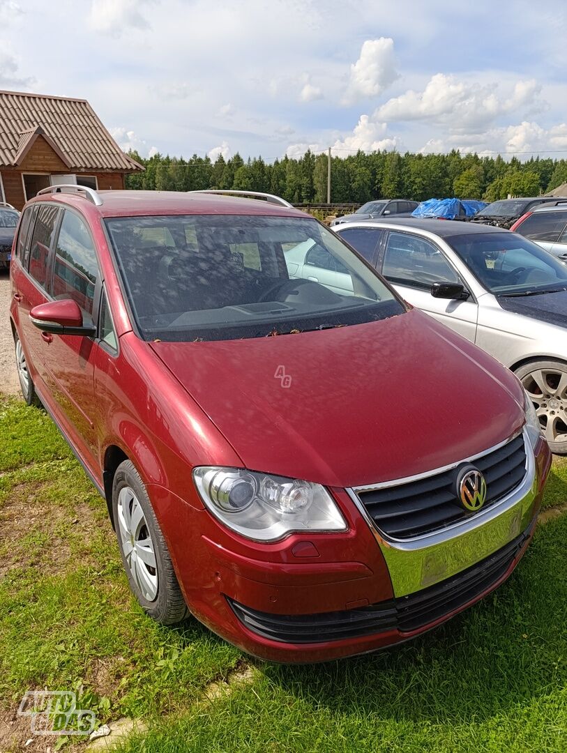 Volkswagen Touran 2010 m dalys