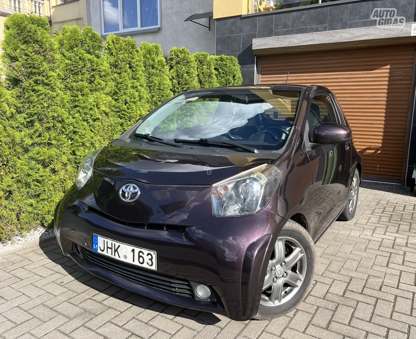 Toyota iQ 2009 y Hatchback