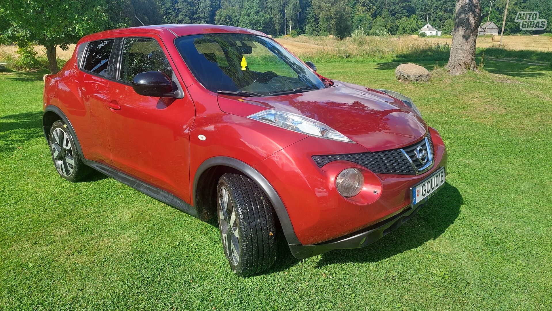 Nissan Juke Acenta CVT 2013 г