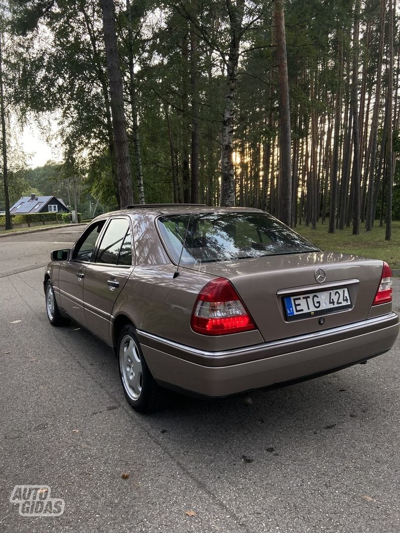 Mercedes-Benz C 250 W202 D Elegance 1994 y