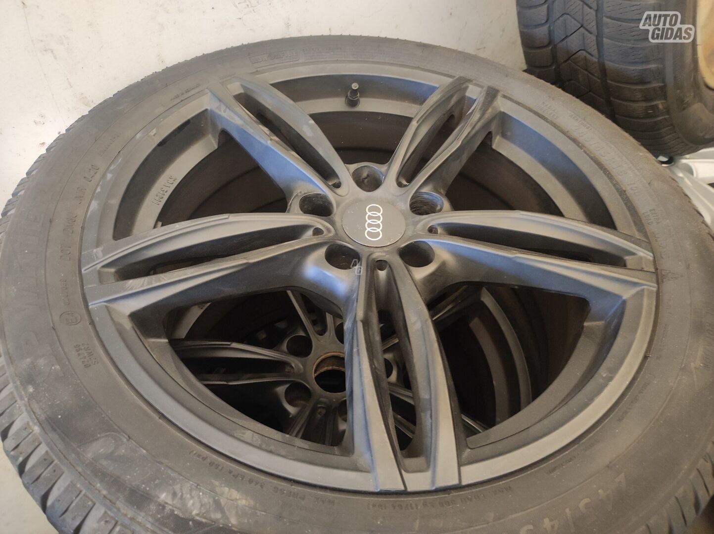 Audi light alloy R18 rims