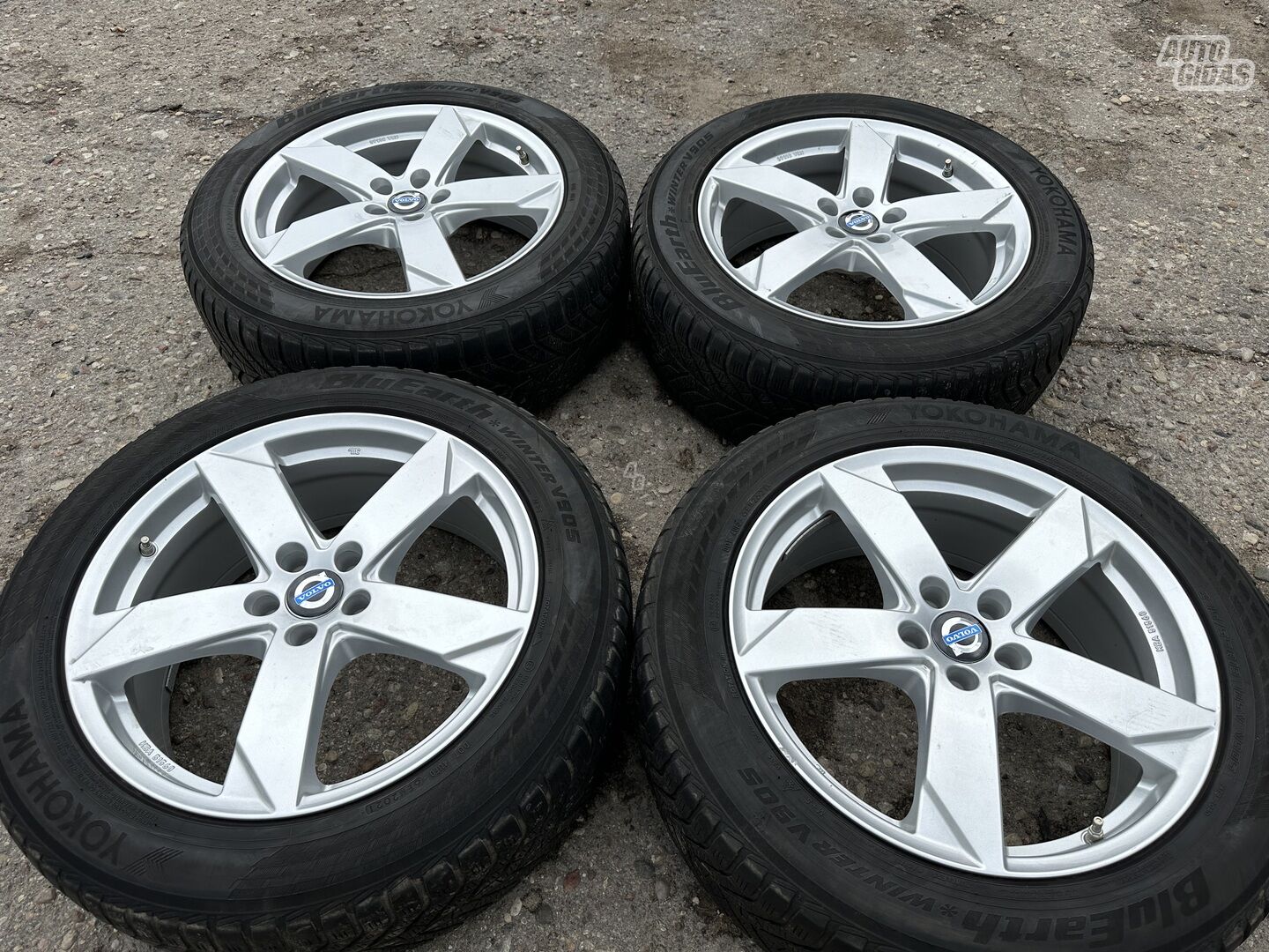 Volvo Siunciam, 8J ET42 light alloy R19 rims