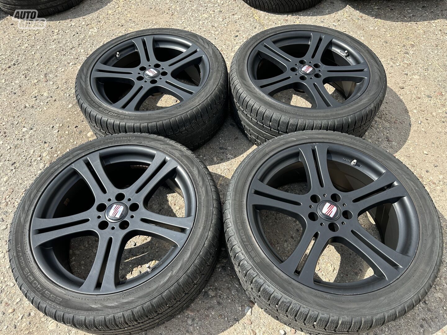 Seat Siunciam, 8.5J ET30 light alloy R19 rims