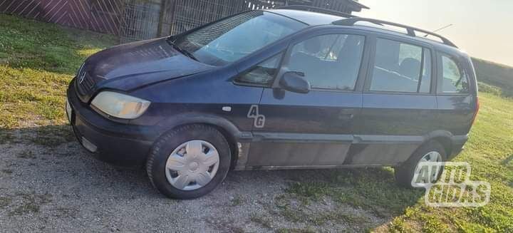 Opel Zafira 2001 y Hatchback