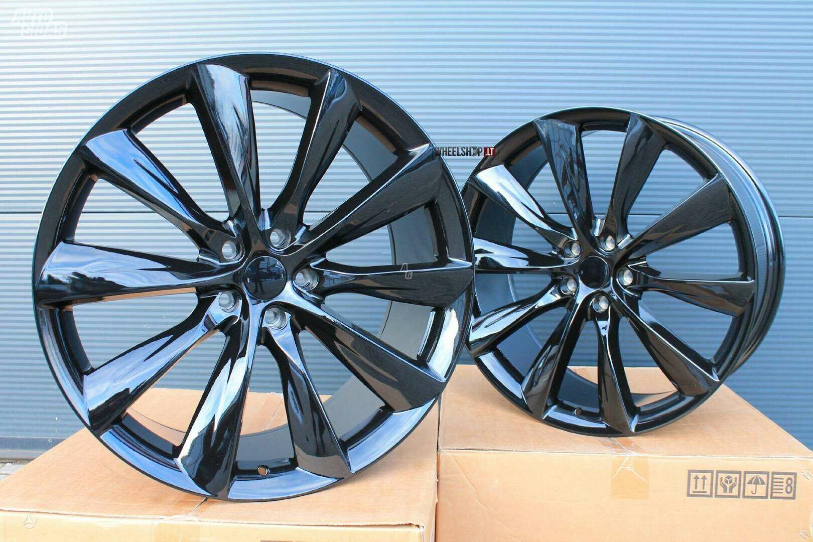 EU-B1469 Style Gloss Black rims