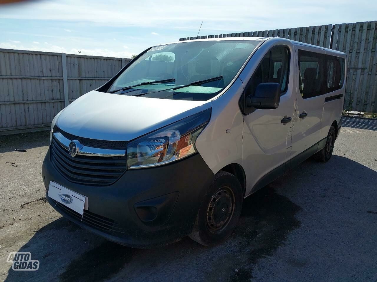 Opel Vivaro 2016 г запчясти