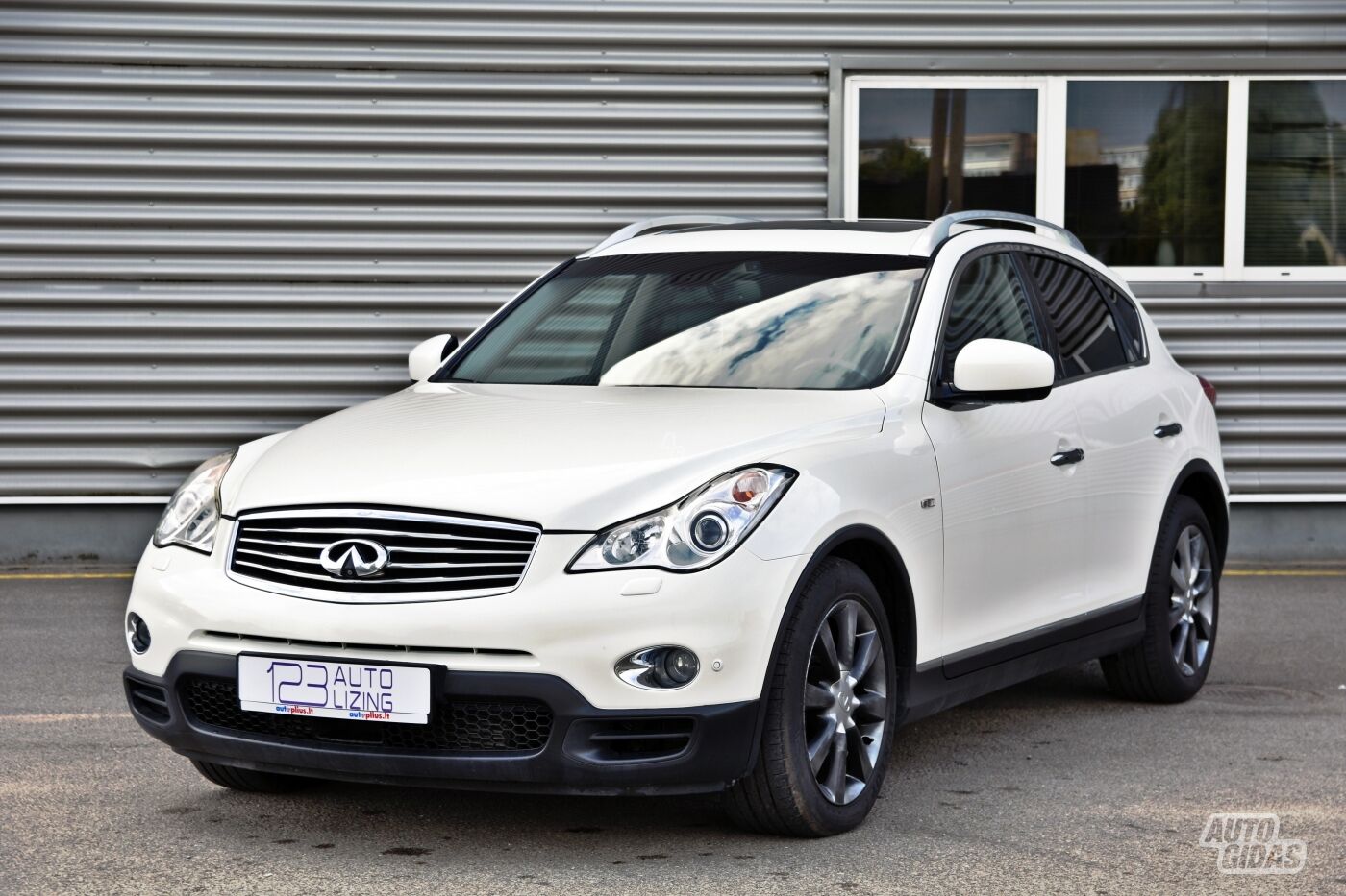 Infiniti EX30 2011 г Внедорожник / Кроссовер