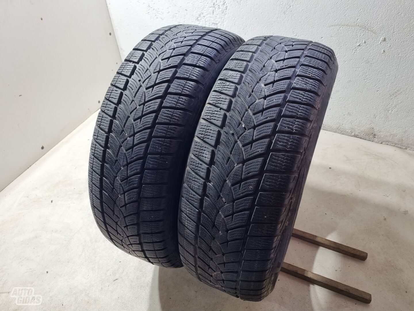 Goodyear 5-6mm, 2017m R17 universalios padangos lengviesiems