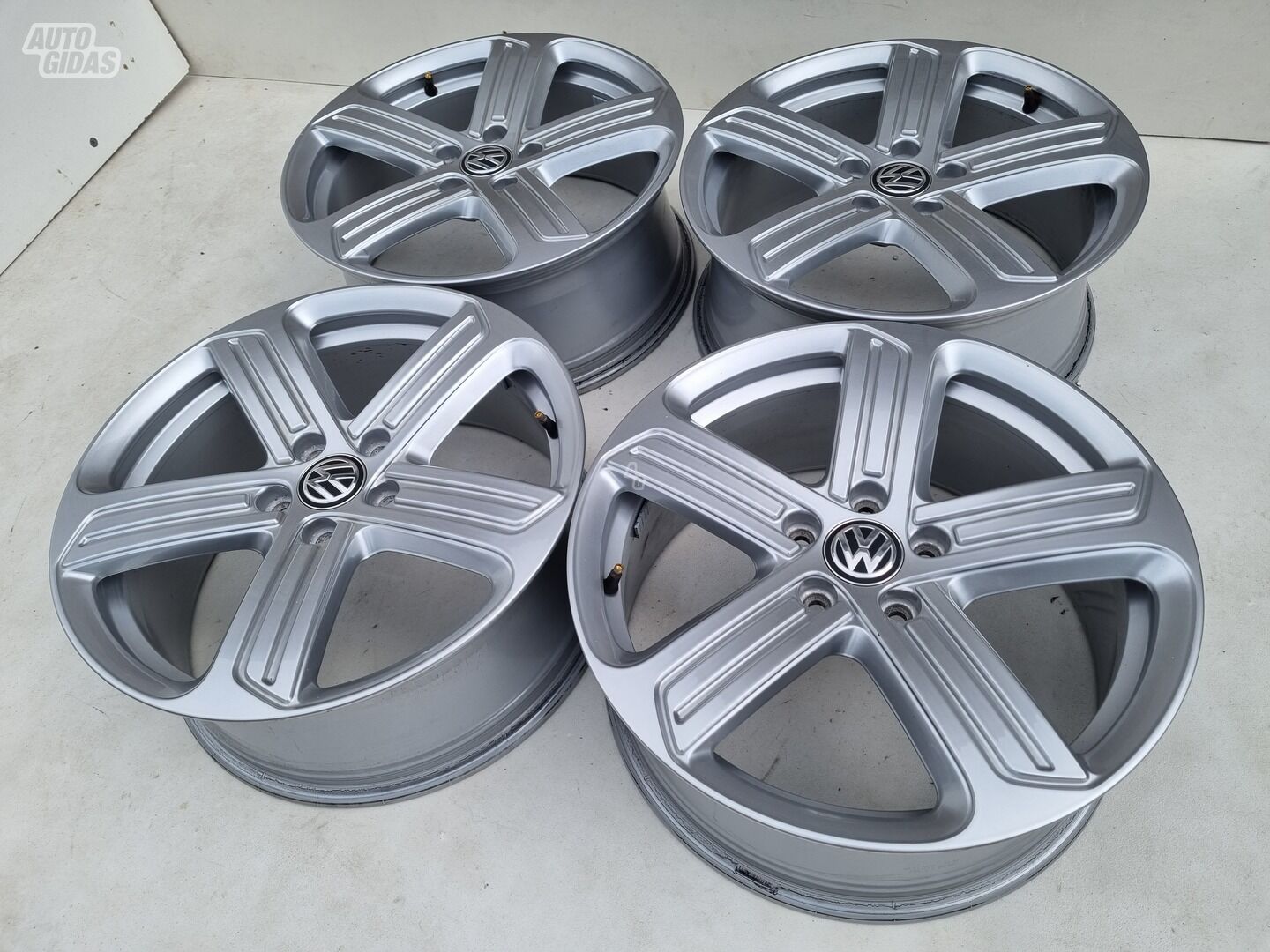 Volkswagen Golf 7, R-line Golf light alloy R18 rims