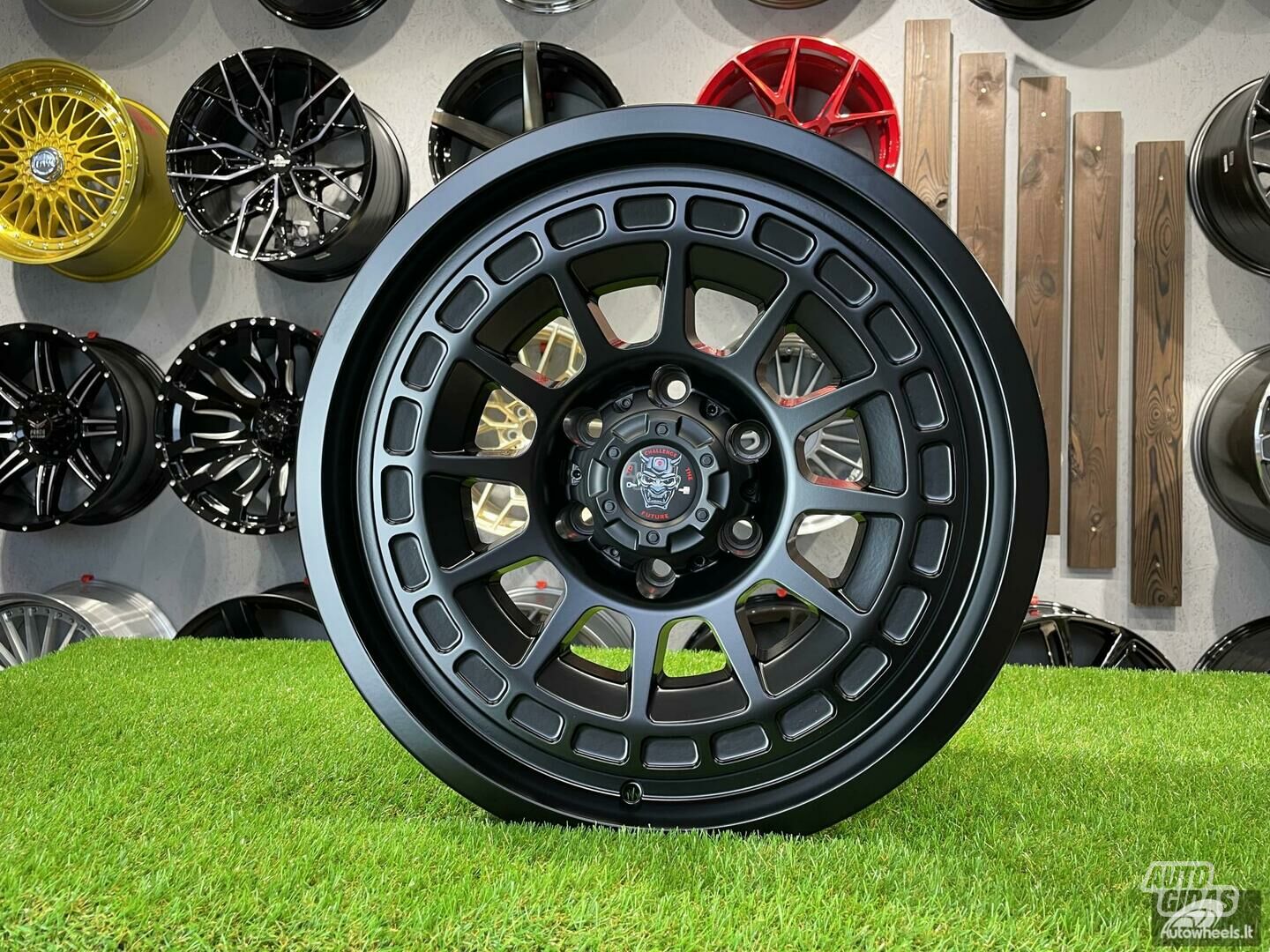 Autowheels 4X4 Fifteen52 style lengvojo lydinio R18 ratlankiai