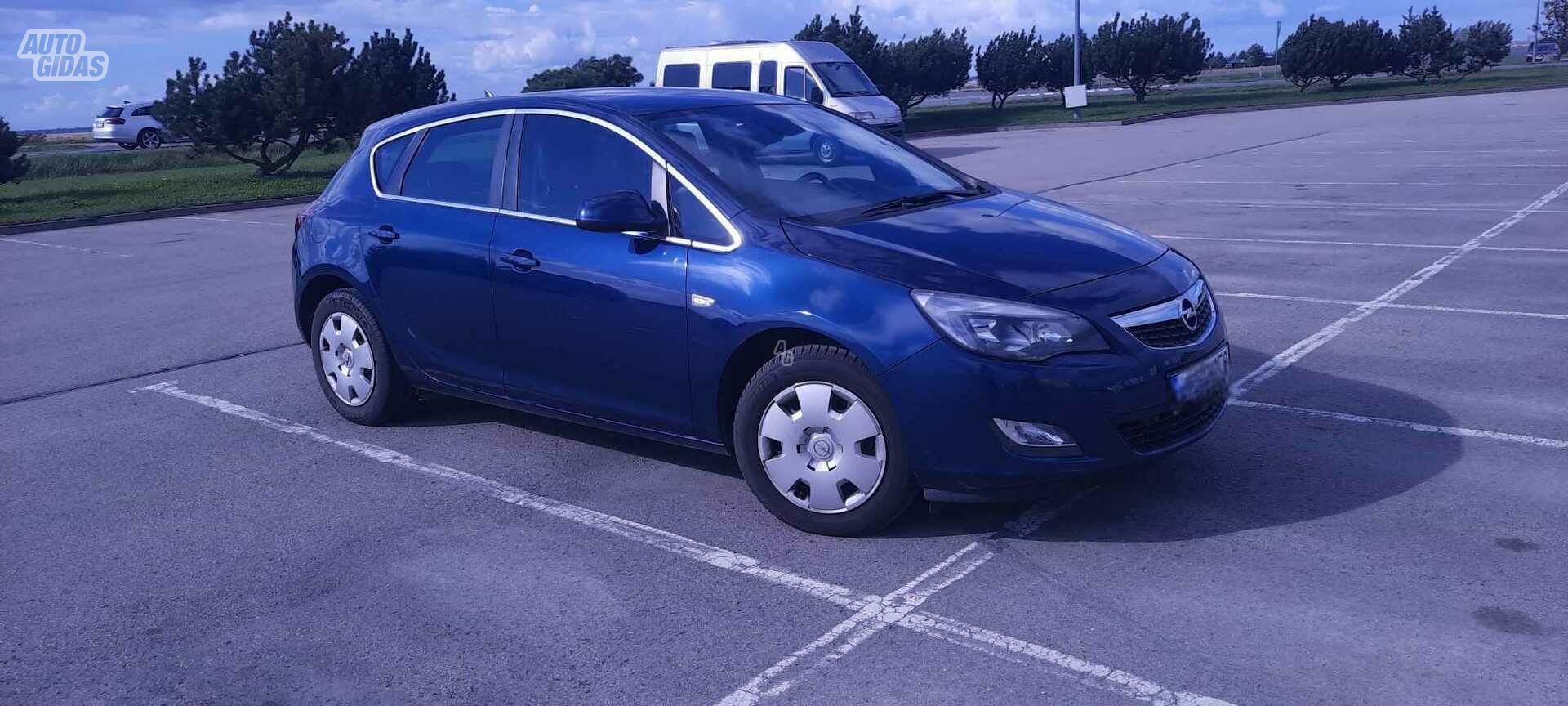 Opel Astra 2010 y Hatchback