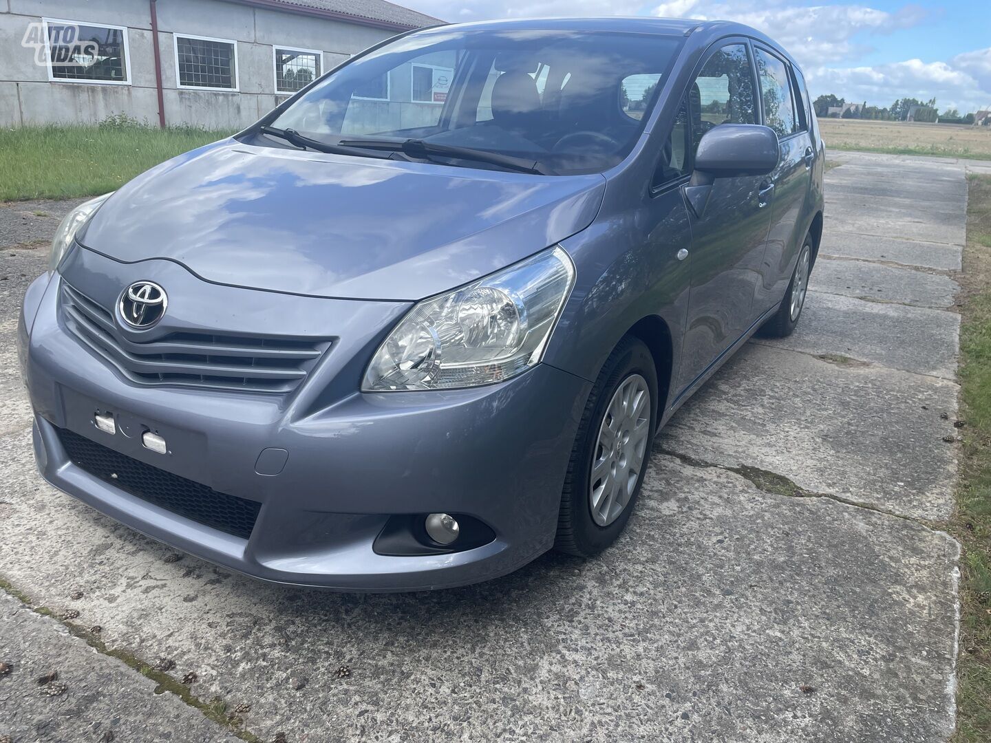 Toyota Verso D-4D Luna 2010 г