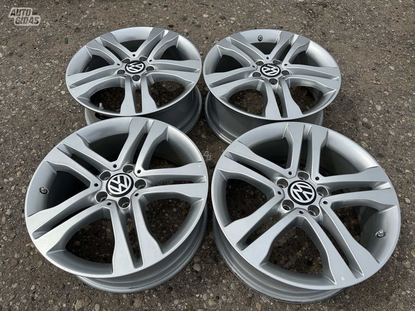 Volkswagen Siunciam, 7J ET46 light alloy R18 rims