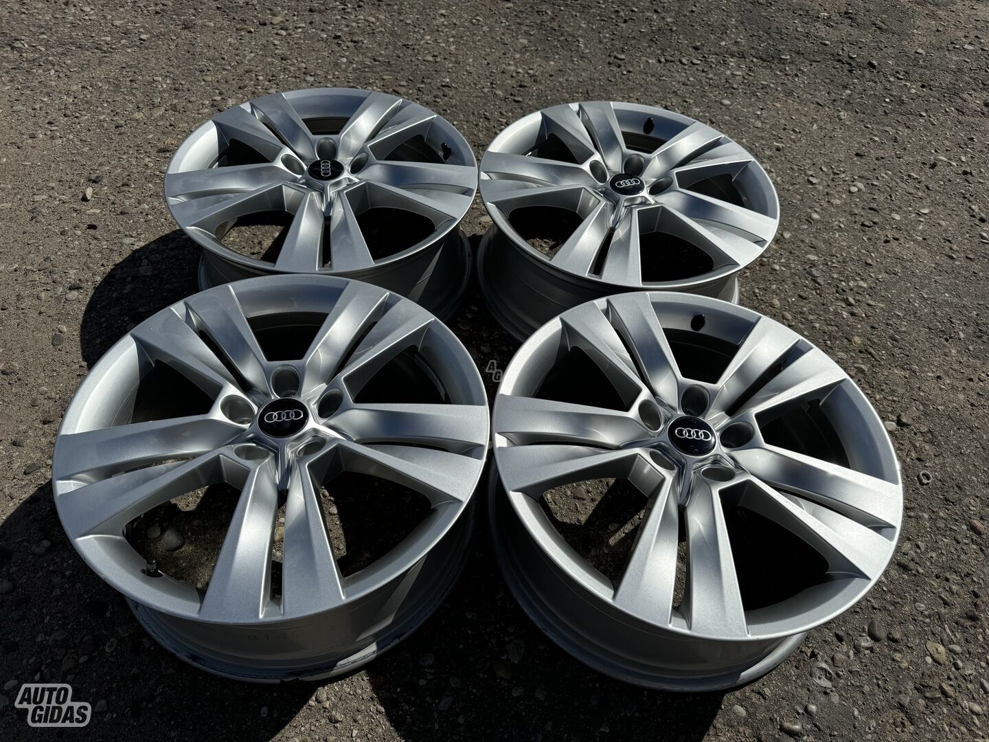 Skoda Siunciam, 7J ET45 light alloy R18 rims