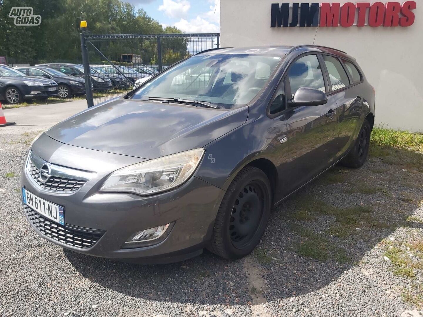 Opel Astra Essentia 2011 г