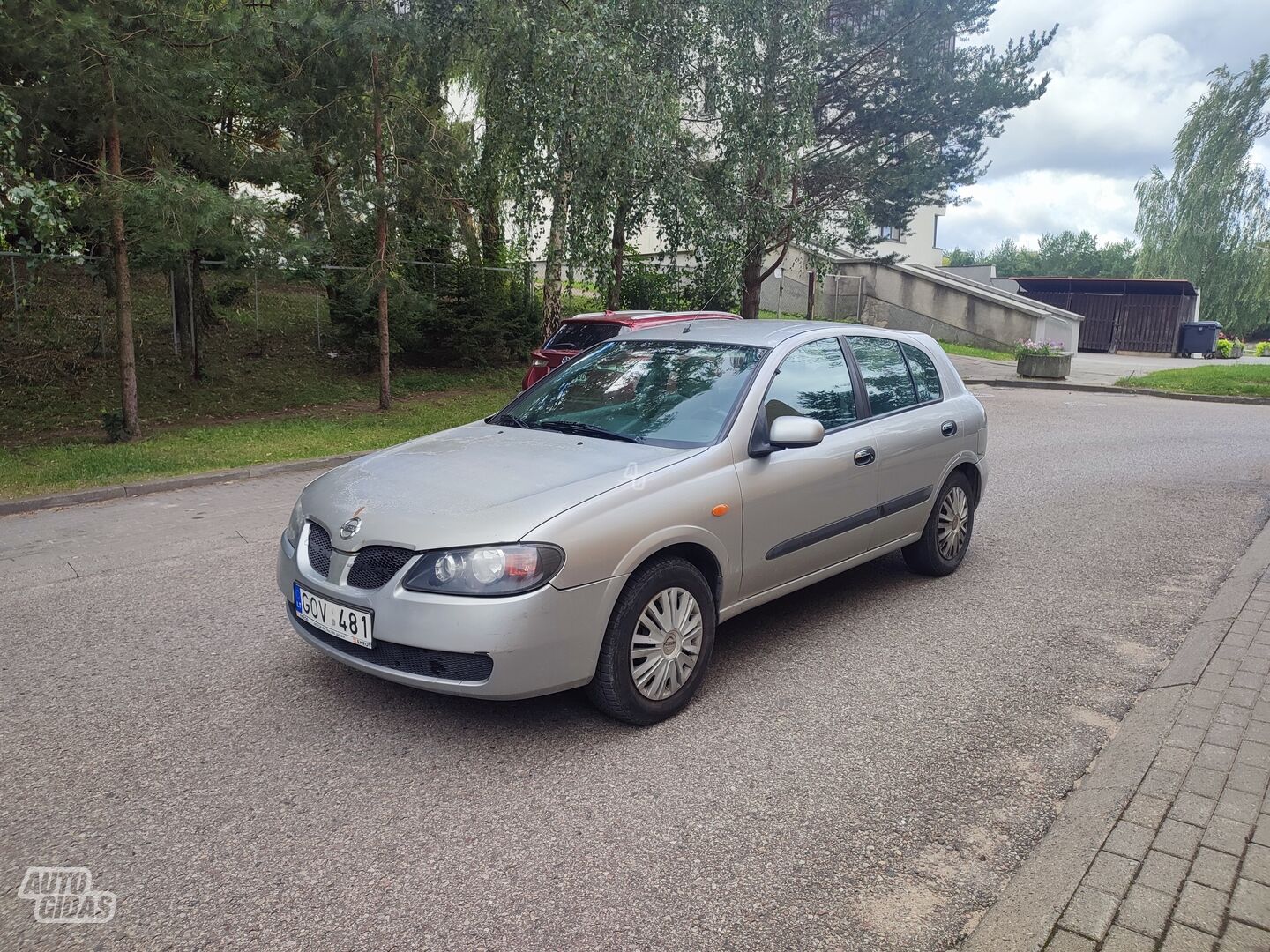 Nissan Almera 2003 m Hečbekas