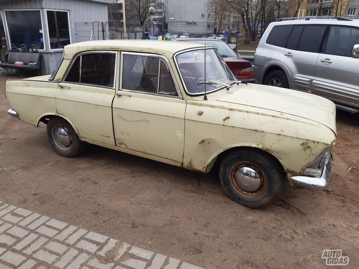 Moskvich 412 1973 y Sedan