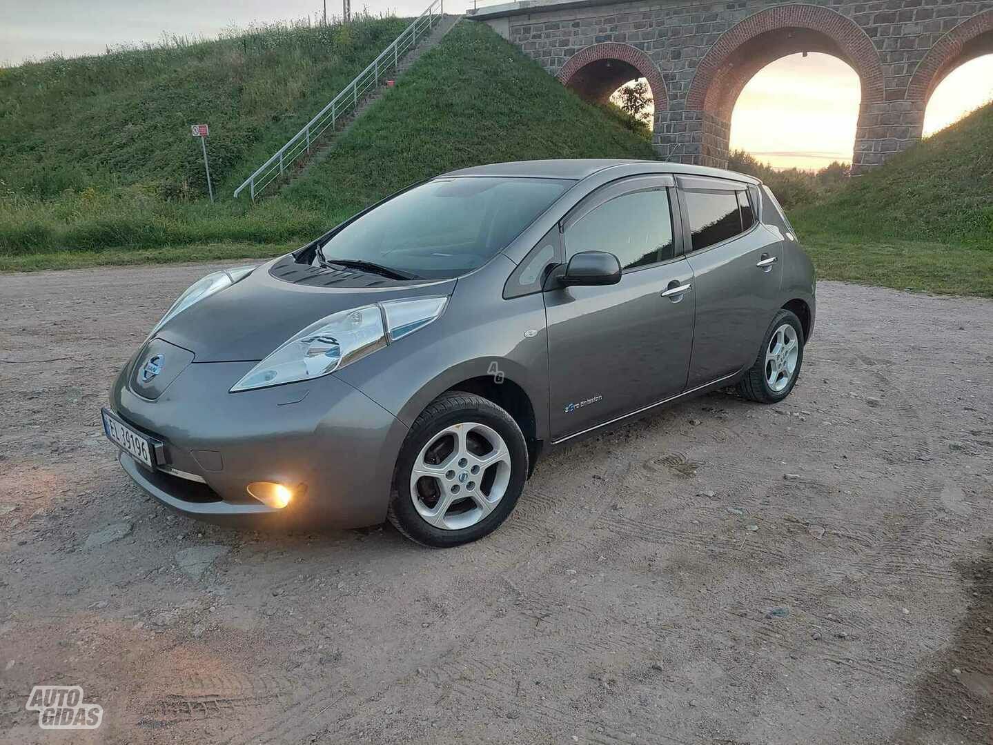 Nissan Leaf 2014 m Hečbekas