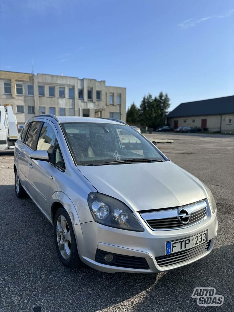 Opel Zafira 2006 m dalys