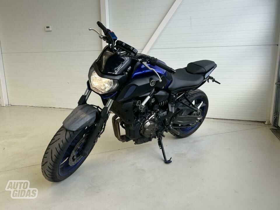 Yamaha MT 2018 y Classical / Streetbike motorcycle