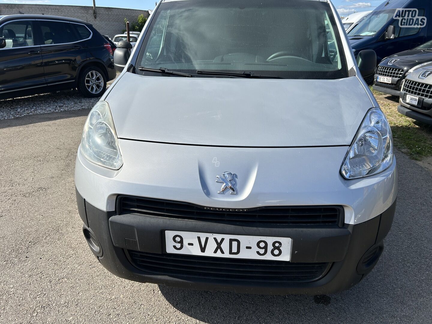 Peugeot Partner 2012 m Komercinis auto(su būda)