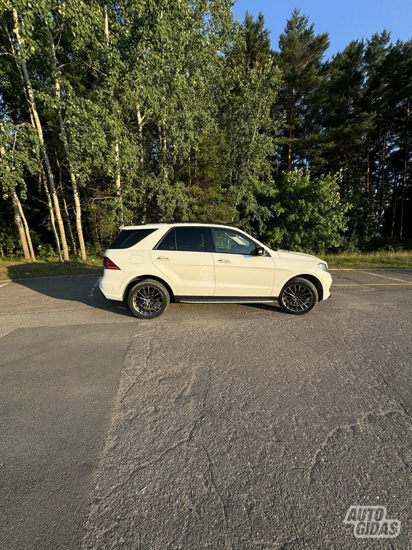 Mercedes-Benz GLE 350 2017 г Внедорожник / Кроссовер