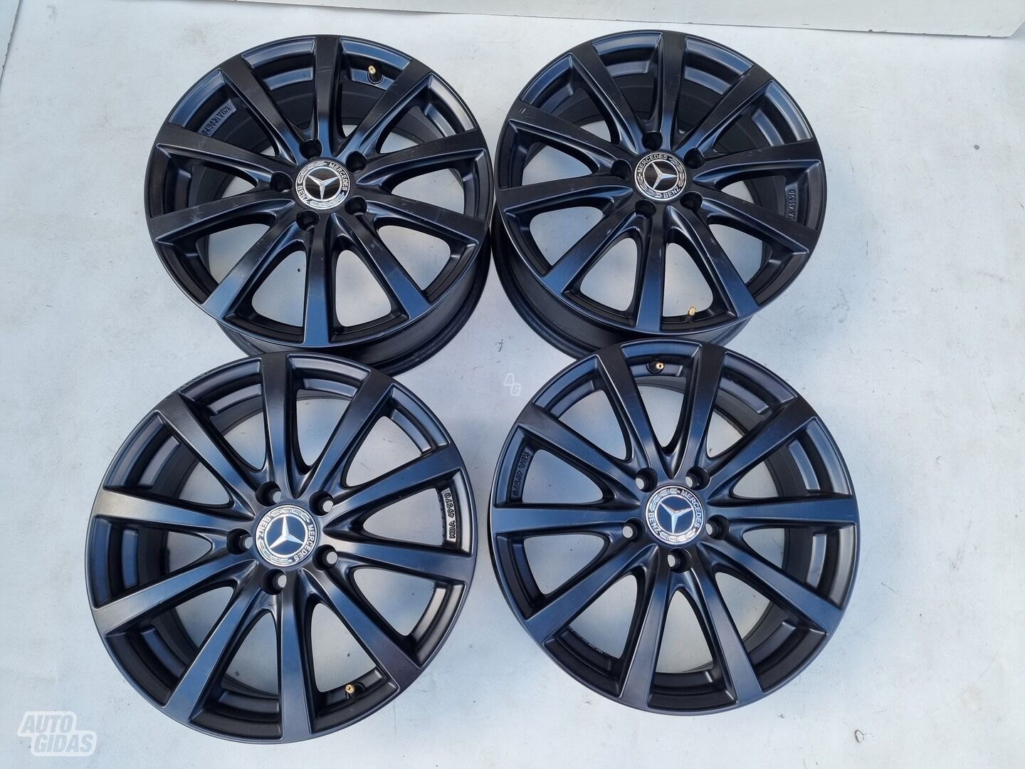 Mercedes-Benz C klasė, W205 C 250 light alloy R17 rims