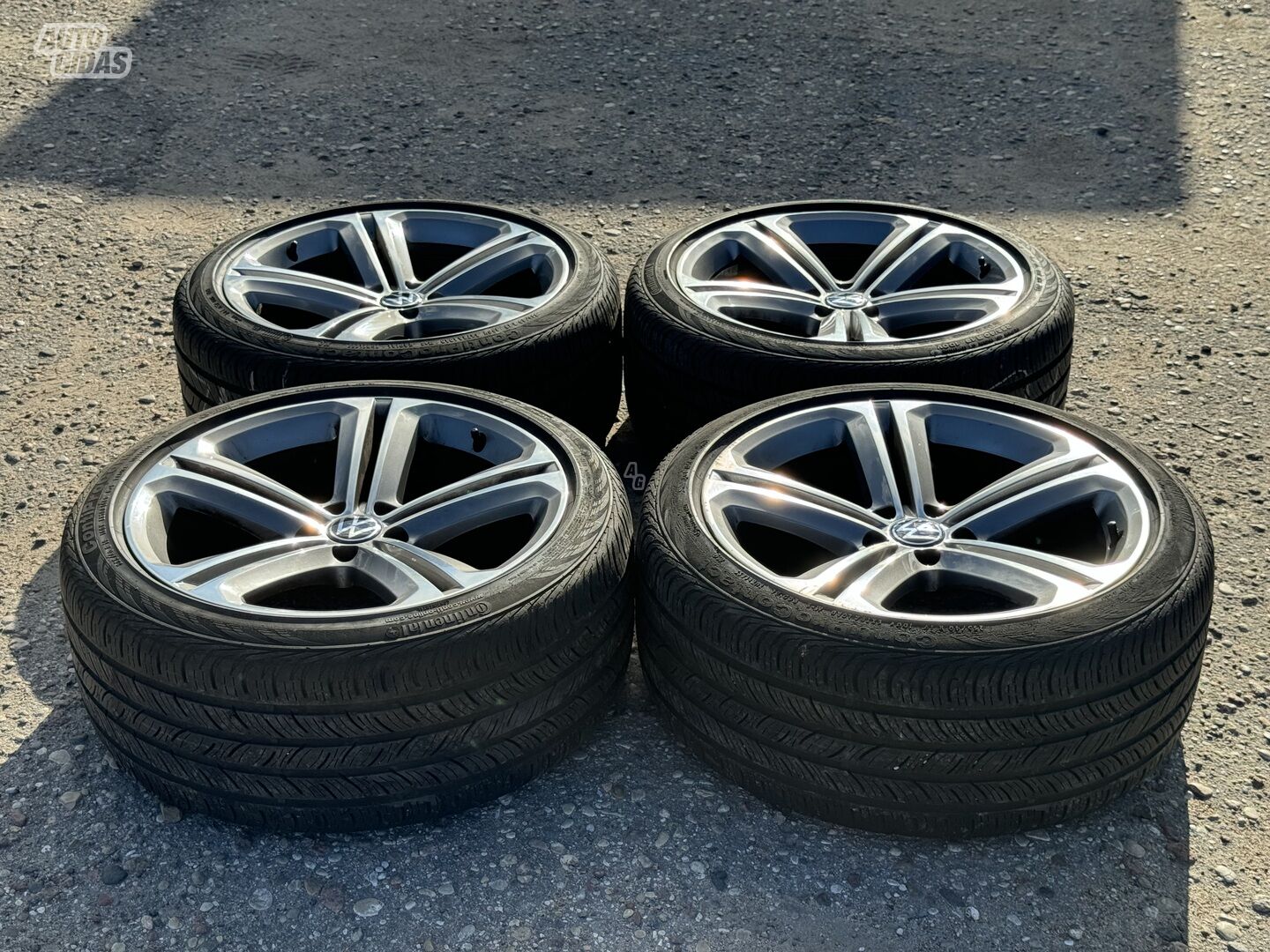 Volkswagen Siunciam,9J ET33 light alloy R19 rims