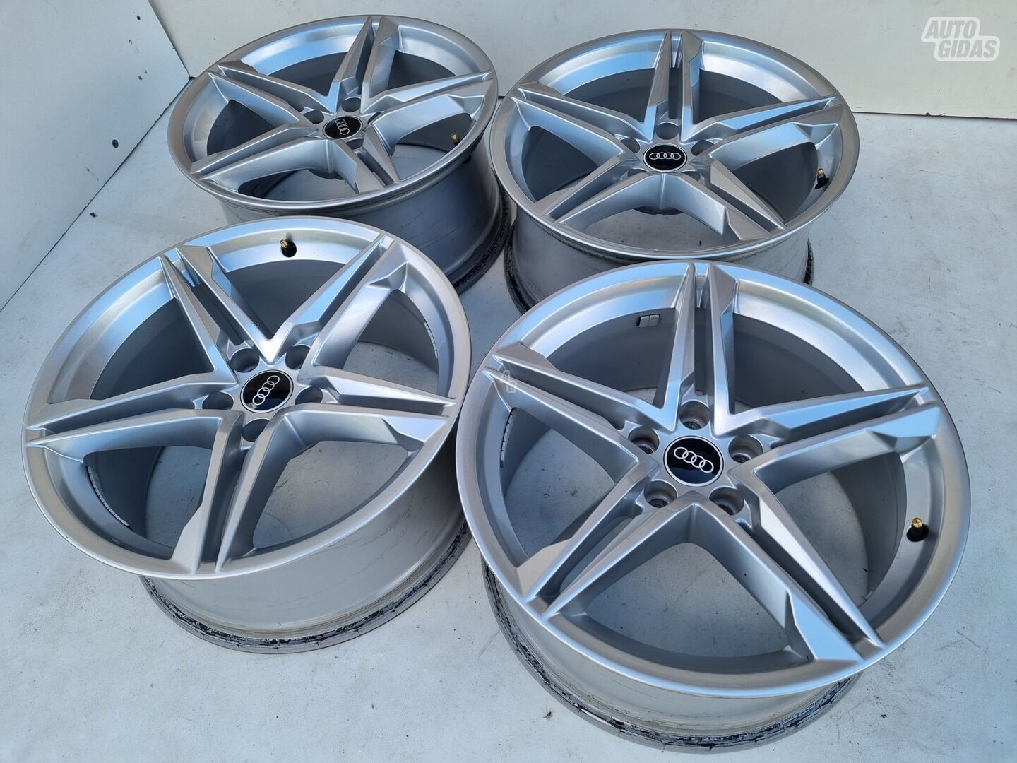 Audi A5 originalūs A5 light alloy R18 rims