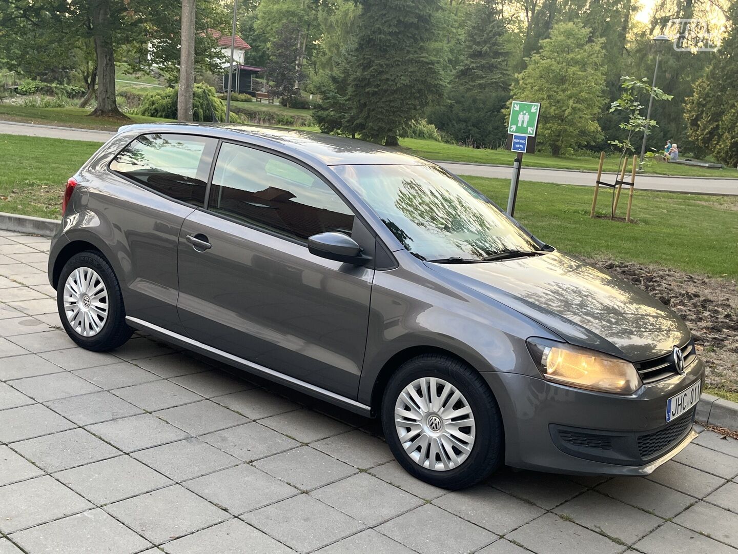 Volkswagen Polo 2010 г Хэтчбек