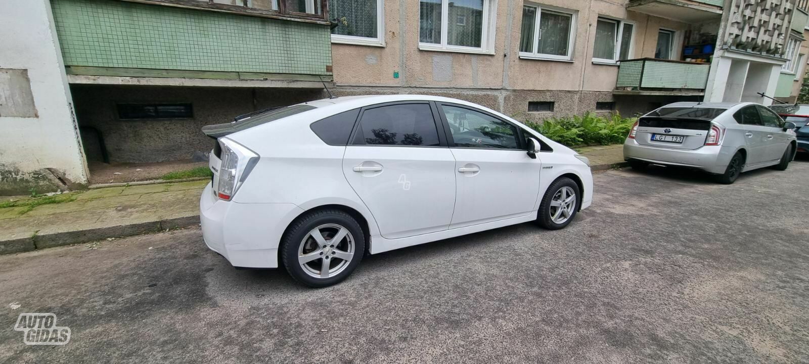 Toyota Prius 2011 y Hatchback