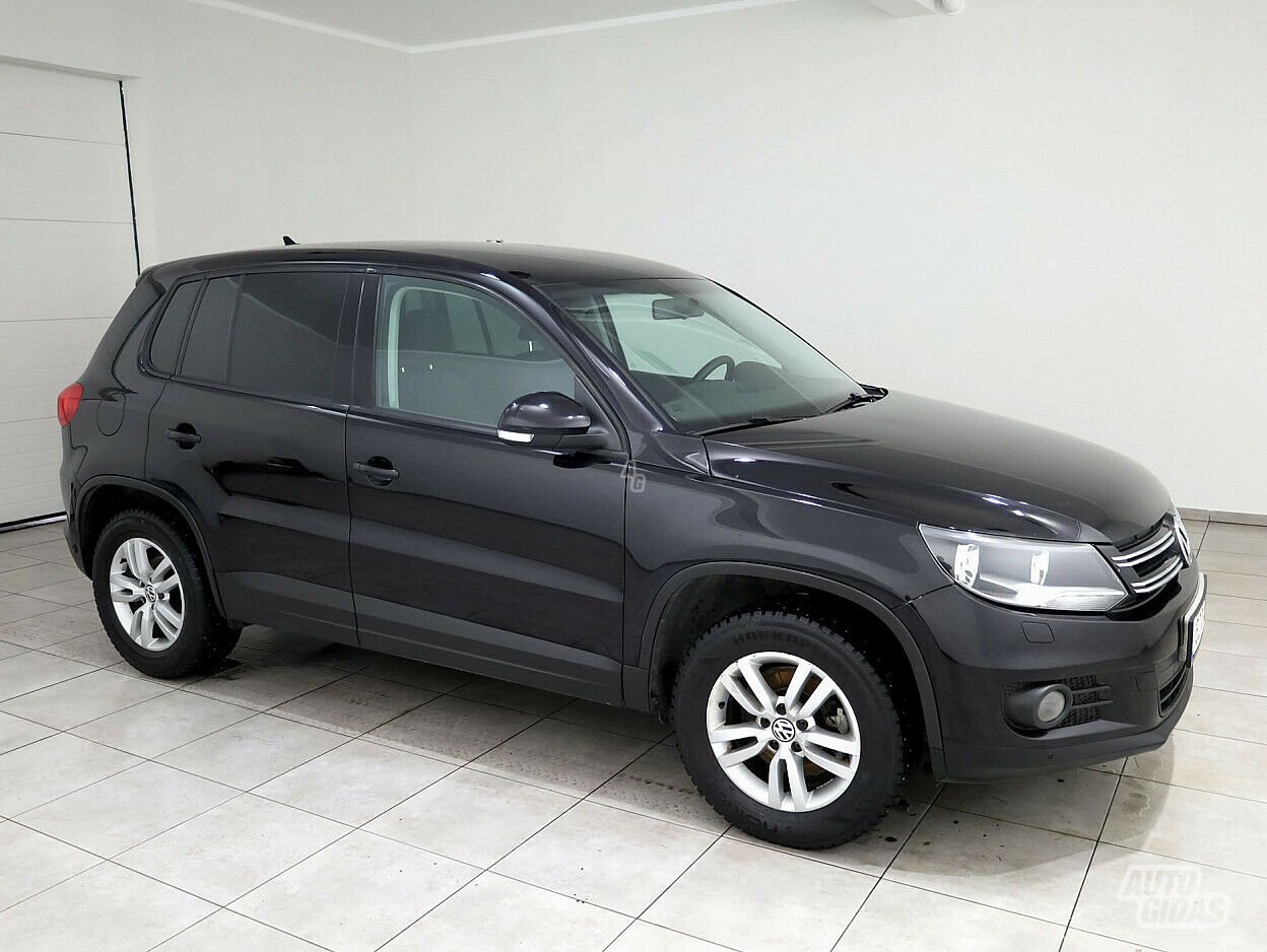 Volkswagen Tiguan 2012 г Внедорожник / Кроссовер