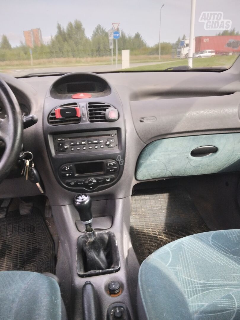 Peugeot 206 2003 г Хэтчбек