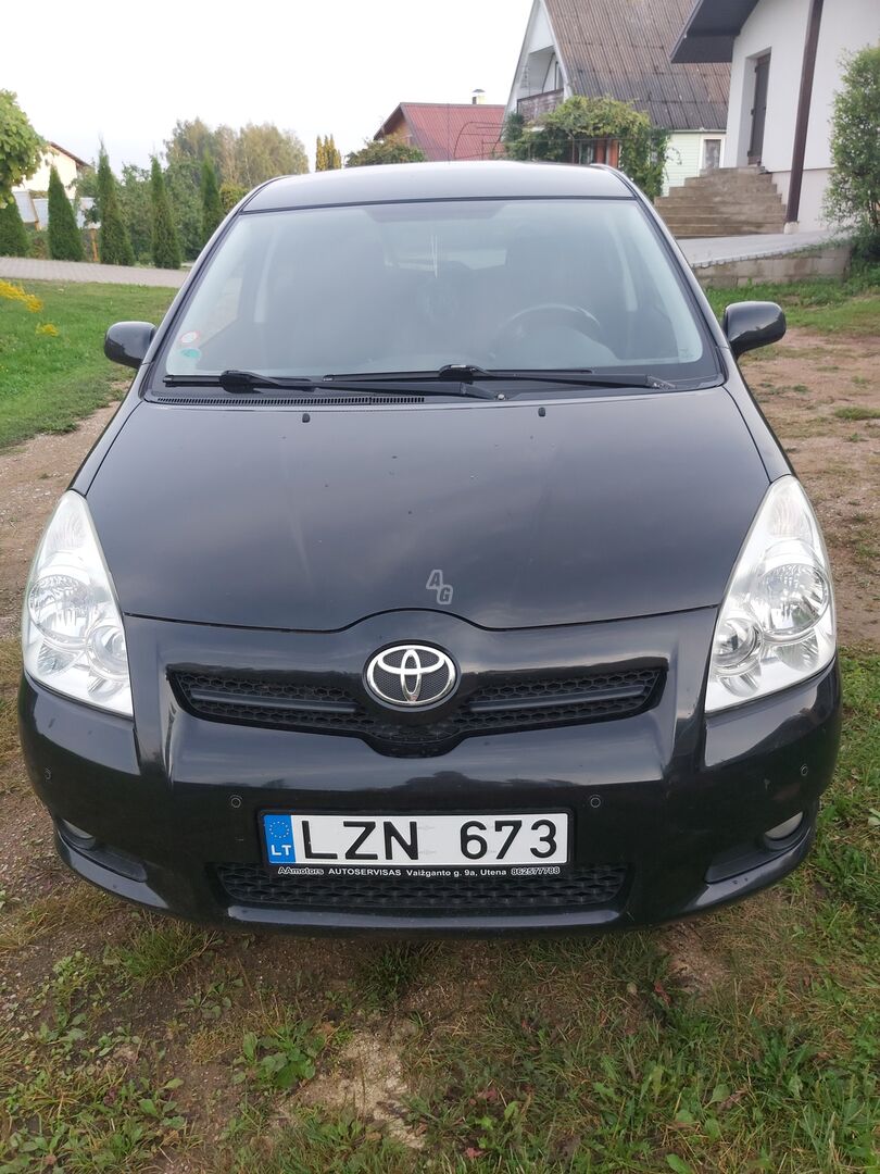 Toyota Corolla Verso 2008 г Минивэн