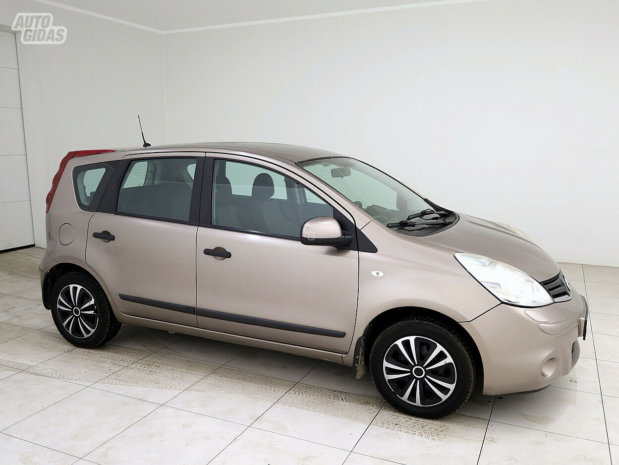 Nissan Note 2011 y Hatchback