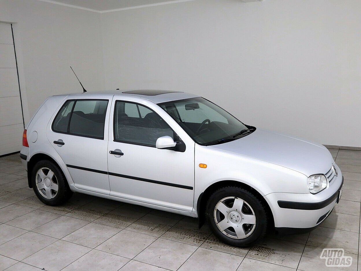 Volkswagen Golf 1998 г Хэтчбек