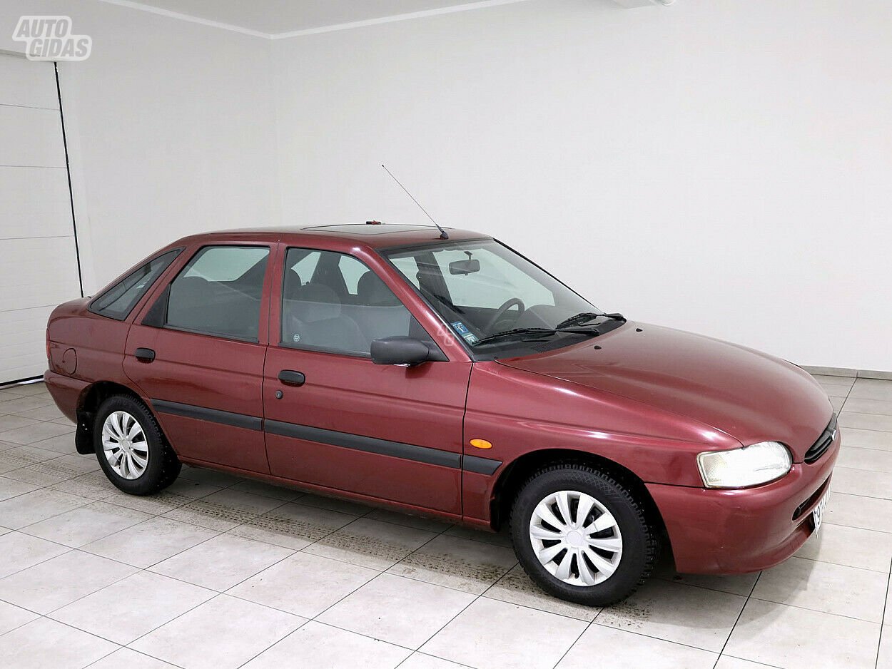 Ford Escort 1995 m Hečbekas