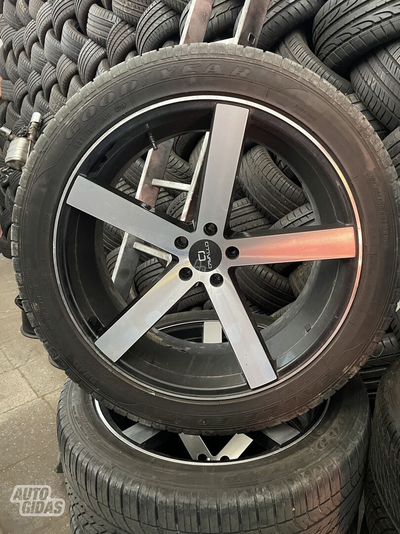 GL 550 light alloy R22 rims