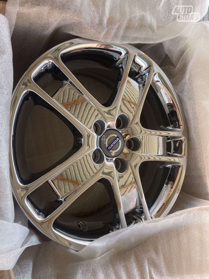 Volvo V60 light alloy R17 rims