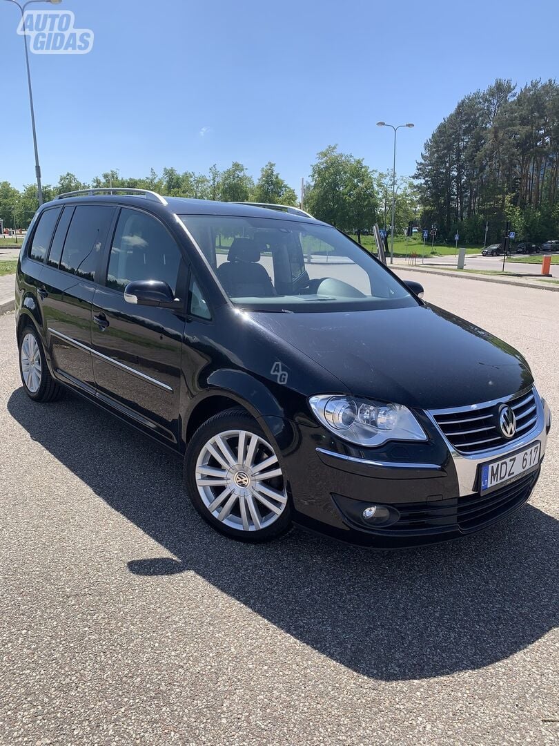 Volkswagen Touran 2010 m Vienatūris