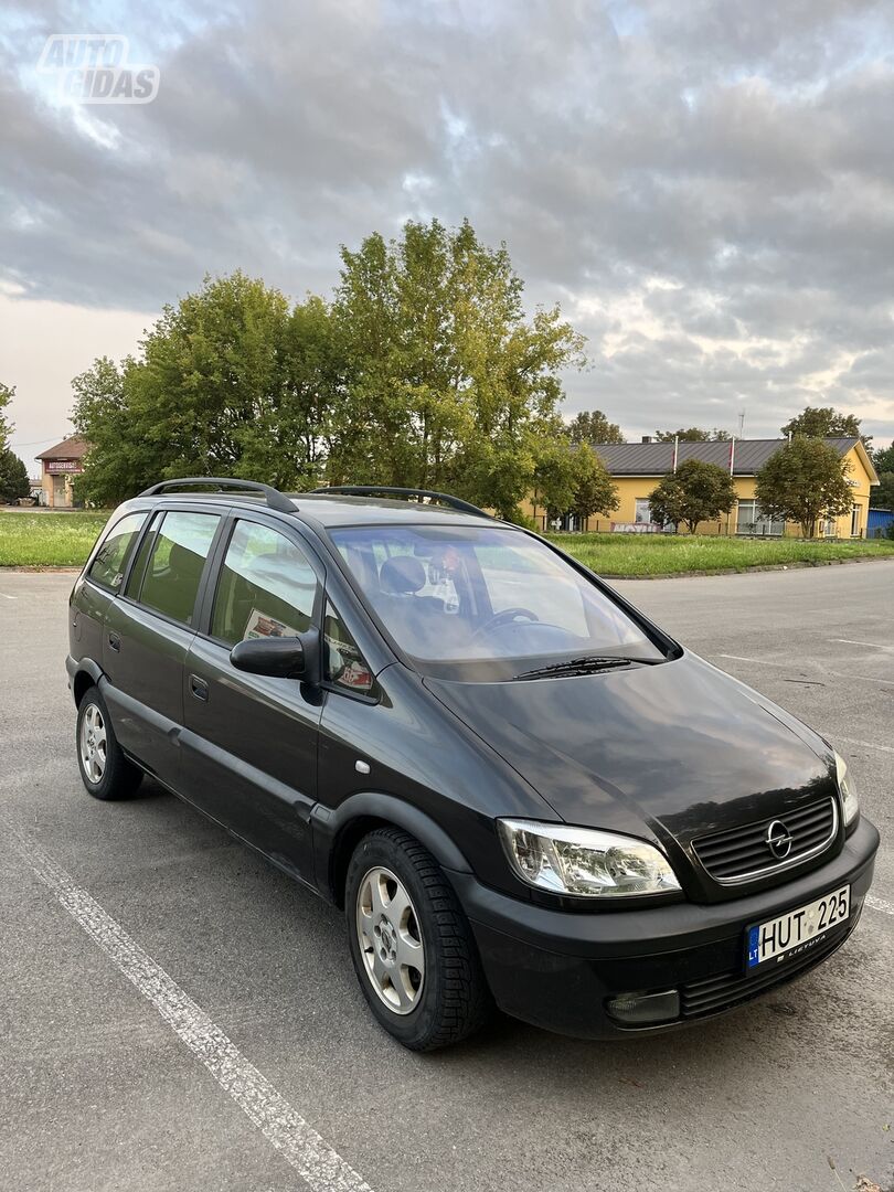 Opel Zafira A 2001 y