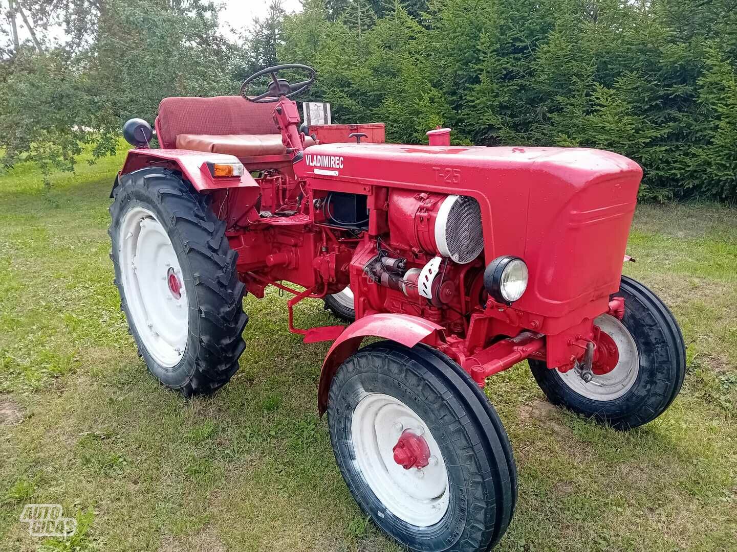 T25 VLADIMEREC 1980 y Tractor