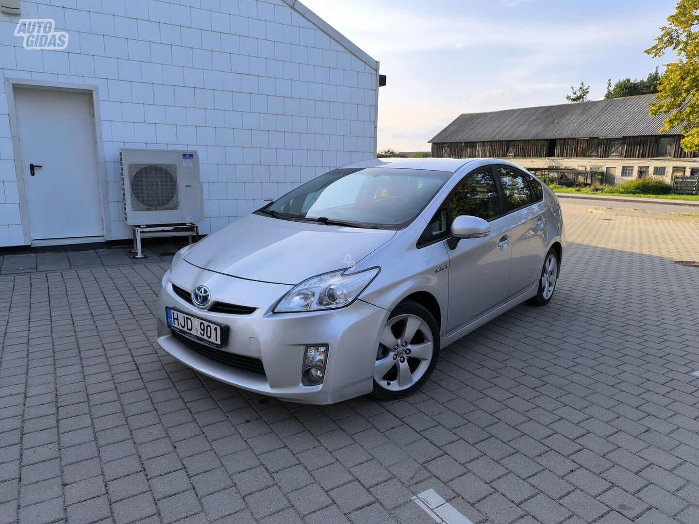 Toyota Prius 2011 y Hatchback